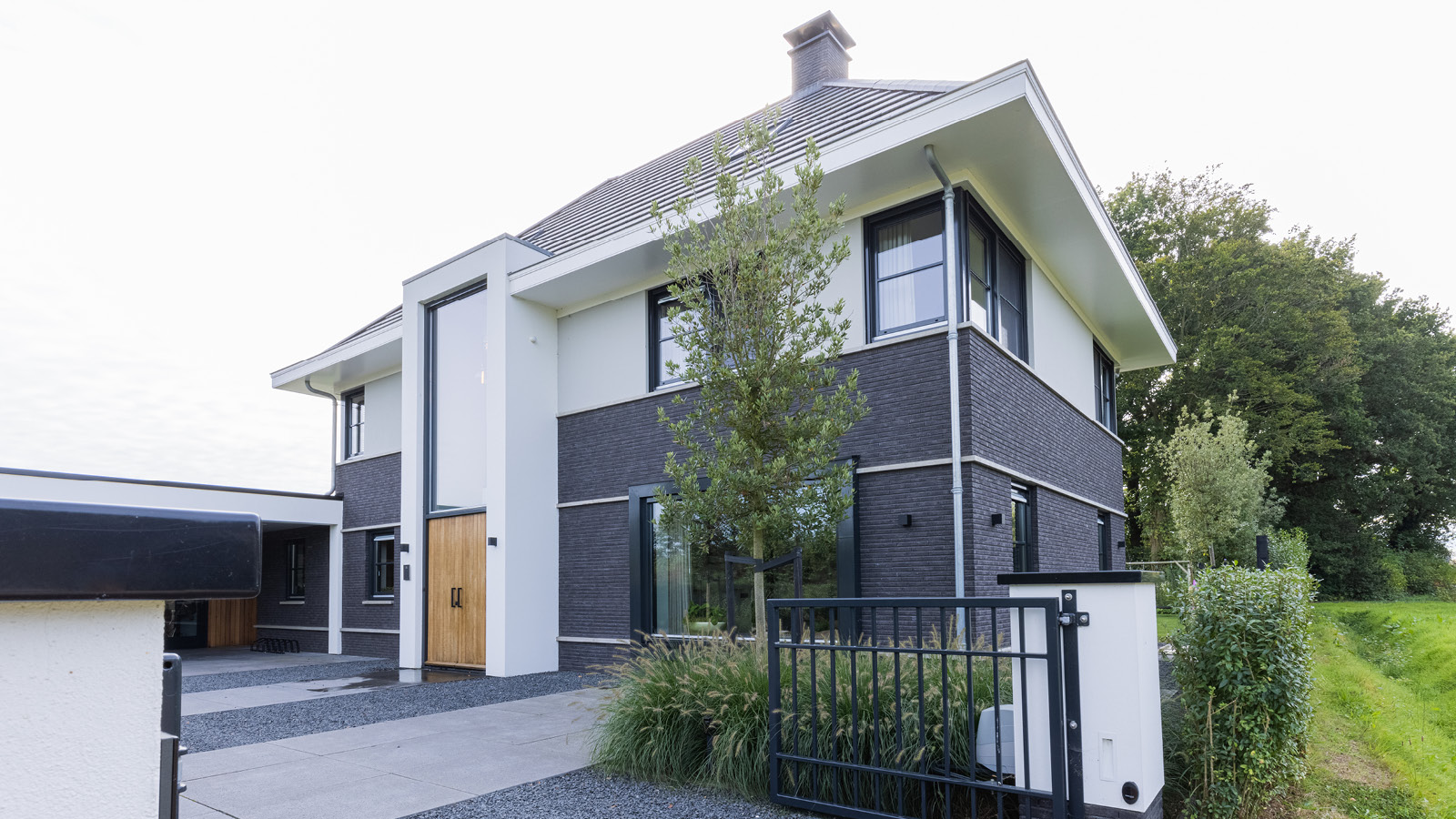 Hegeman_Bouwteam_Video_block_omslag_image_desktop_moderne_woning-1
